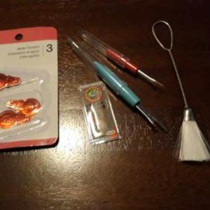 SINGER NEEDLE THREADERS - SEAM RIPPERS-SEWING MACHINE NEEDLES MACHINE LINT BRUSH